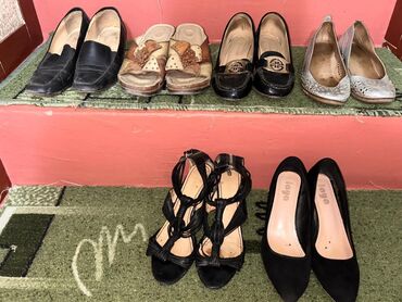 шкаф отдам даром: Отдам даром нуждающимся женская обувь 👢Б/У размер 37-38 забирайте все
