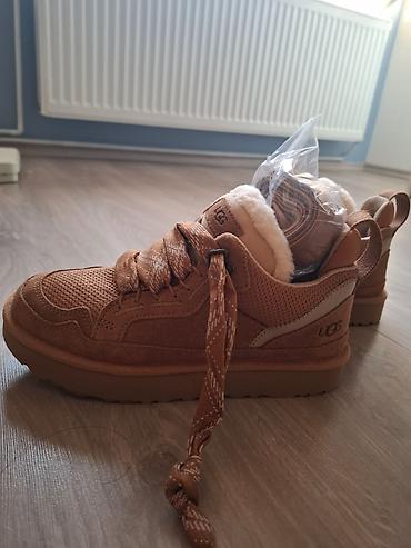 Ugg obuća: UGG patike/čizme za hladno vreme – boja karamela

- Brend: UGG — 3