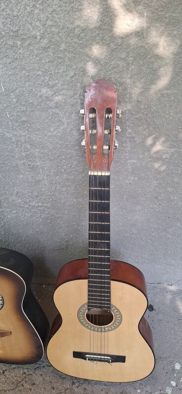 Гитары: Гитара гитары есть еще скрипка 1/8 и аккордеон барабанная установка — 16