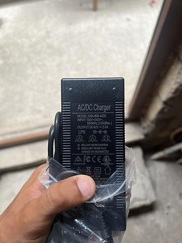 akumlyator dolduran aparat: Simsiz şarj cihazı > 20 Vt, Yeni — 2