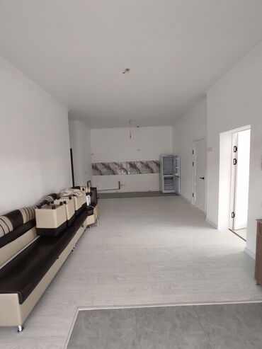 мебель для деревянного дома: 68 м², 3 комнаты, Свежий ремонт С мебелью