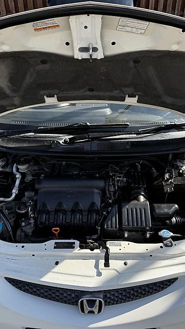 type r: Honda Fit: 2003 г., 1.3 л, Вариатор, Бензин, Хэтчбэк — 8