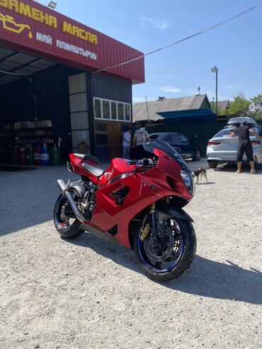 я ищу мотоцикл: Спортбайк Suzuki, 1000 куб. см, Бензин, Чоңдор үчүн, Колдонулган