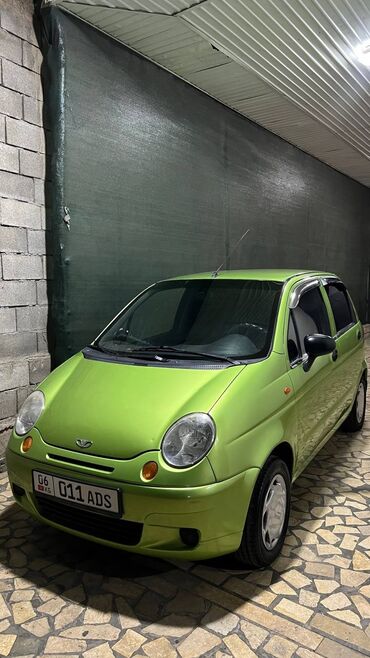 меняю на недвижимость: Хэтчбек Daewoo Matiz в ярком салатовом цвете. Этот компактный