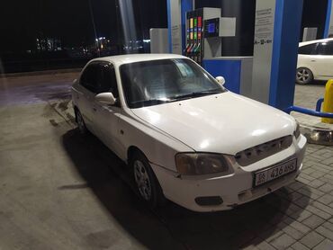 Транспорт: Hyundai Verna: 2000 г., 1.3 л, Механика, Бензин, Седан