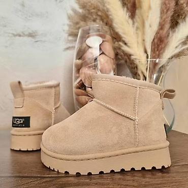 Ugg classic dečije čizmice NOVO Novo Brojevi 25 do 36 fb Moja na lalafo.rs Ugg classic dečije čizmice NOVO Novo Brojevi 25 do 36 fb Moja