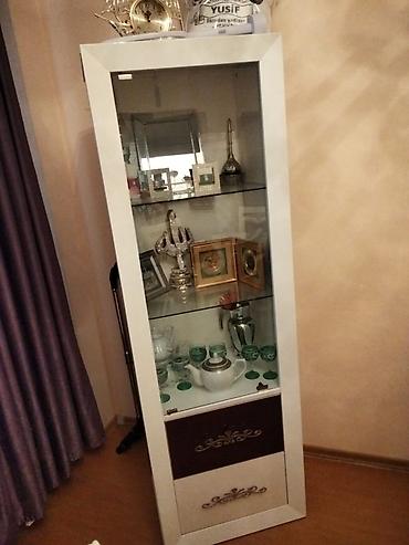 stend qiymeti: Vitrin dəsti və TV stendi - 2 ədəd vitrin: ağ çərçivəli, önü şüşə — 2