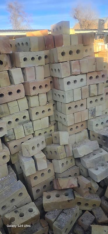 Огнеупорный кирпич: С доставкой на манипуляторе. Подьем до третий этаж.Кирпич шамотный — 11