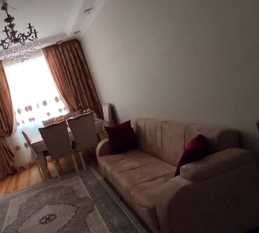 стол в кабинет руководителя: Диван, Б/у, Раскладной, С подъемным механизмом, Нет доставки at lalafo.az стол в кабинет руководителя: Диван, Б/у, Раскладной, С подъемным механизмом, Нет доставки