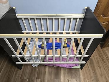 bunk bed: Детская кроватка с деревянным реечным дном. - Размер спального места — 1