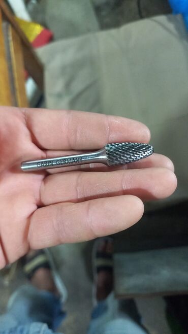 İstehsal avadanlığı: Dəzgah alətləri və kəsici lövhəciklər (freze və torna üçün) — 42