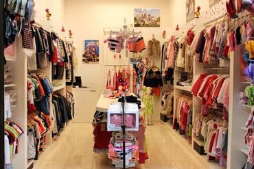 продавец детской одежды: Продавец-консультант. Филармония