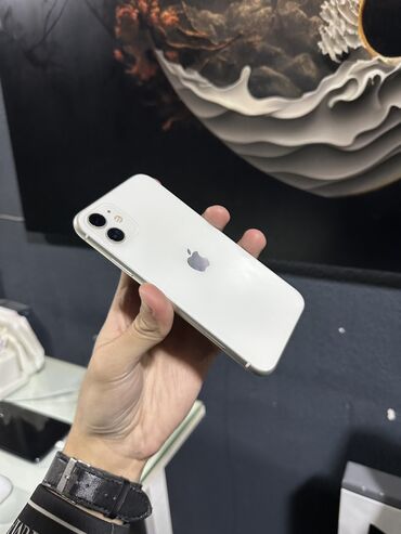 Apple iPhone: IPhone 11, 64 GB, Ağ, Simsiz şarj, Face ID