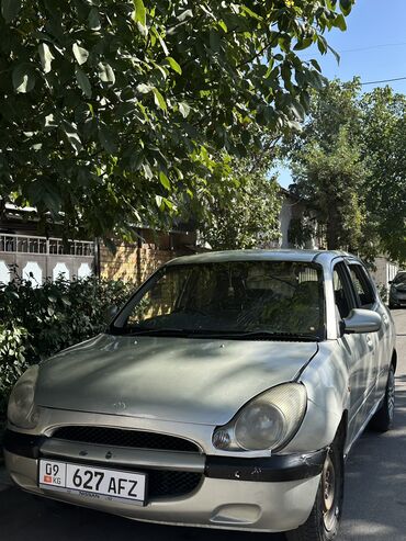Toyota: Toyota Дуэт: 2000 г., 1 л, Автомат, Бензин