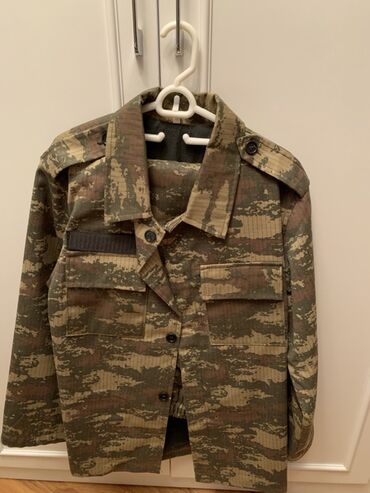Köynəklər: Kamo printli hərbi üslubda üst geyimi dəsti - Rəng: çoxtonlu meşə