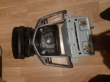 chevrolet cruze monitor satilir: Chevrolet Cruze Manitor Maqintafon Disk de Gedir Radio blok Pecin