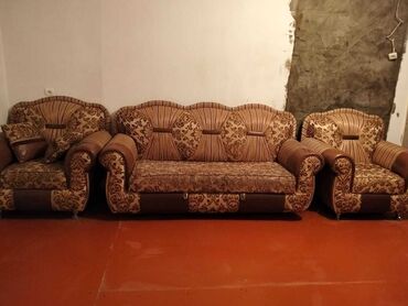 Divanlar: İşlənmiş, Divan, 2 kreslo, Bazasız, Açılmayan