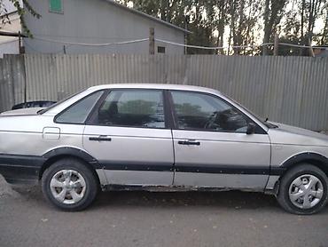 Транспорт: Volkswagen Passat: 1989 г., Седан — 4