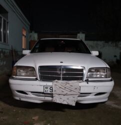 Mercedes-Benz: Mercedes-Benz 220: 2.2 l | 1995 il Sedan — 2