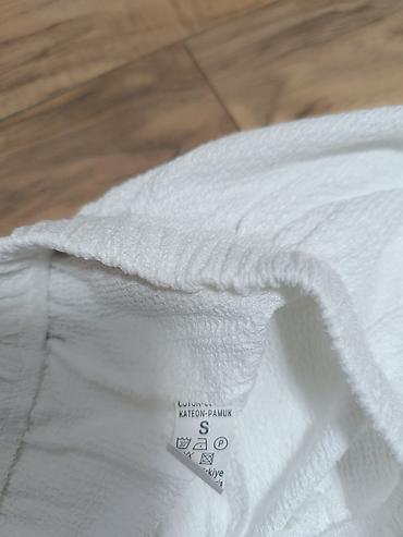 prepravka odece: Nove pantalone vel.S. odgovarju M i slabiji L. Tekstura: lagani — 3