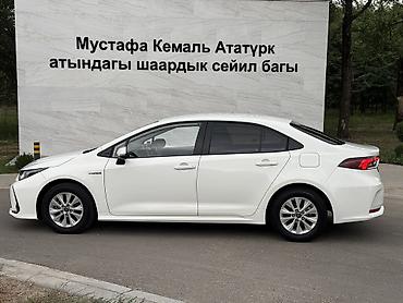 corola: Toyota Corolla: 2023 г., 1.8 л, Вариатор, Гибрид, Седан — 4