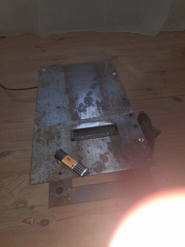 Digər mişarlar: Masaüstü dairəvi mişar qurğusu (özəl yığım) - Metal karkaslı — 20