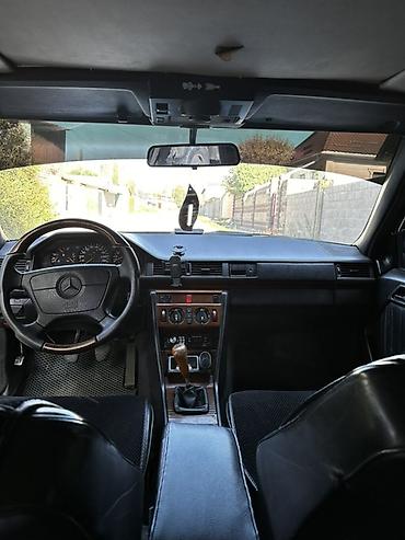 салон мерседес 124: Mercedes-Benz W124: 1992 г., 2.2 л, Механика, Бензин, Седан — 9