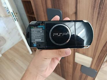 PSP (Sony PlayStation Portable): Sony PSP-3001 əl oyun konsolu,sadəcə ekran xarabdır, ana plata işlək — 3
