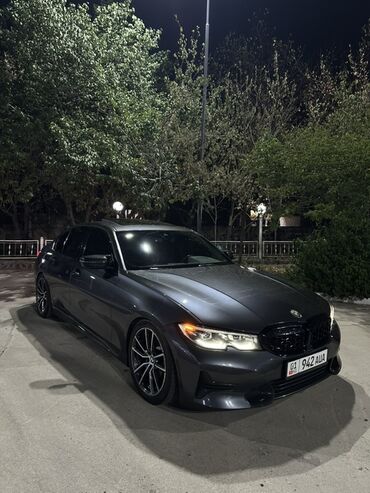 модели авто: Спортивный седан BMW 3 серии, выполненный в темно-сером цвете