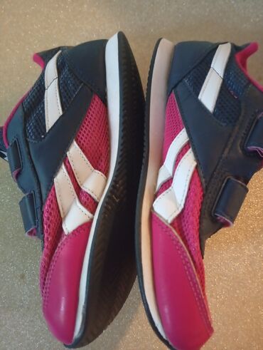 Ostale jakne, kaputi, prsluci: Ženska teksas jakna, svetloplava (wash efekat), sa ukrasima. - — 9