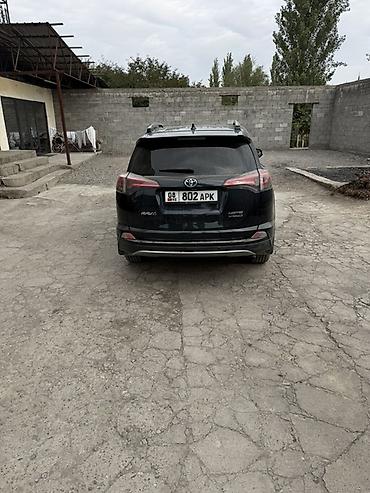 задний стоп: Toyota RAV4: 2018 г., Автомат, Гибрид, Кроссовер — 2