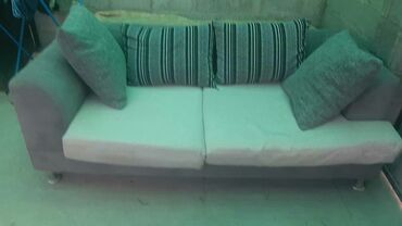 мияхкий мебел: Прямой диван, цвет - Серый, Б/у