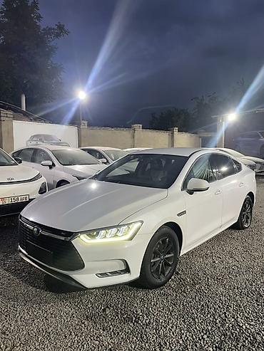 byd qin pro: BYD Qin: 2020 г., Электромобиль, Седан — 2
