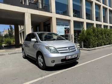 Toyota: Toyota ist: 2003 г., 1.3 л, Автомат, Бензин, Хэтчбэк