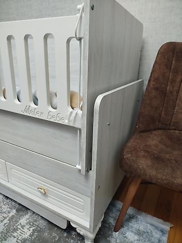 Beşiklər: Oğlan və qız üçün, İşlənmiş, Dördbucaq, Beşik, Dəst ilə, Matras ilə, Yellənmə mexanizmsiz — 2