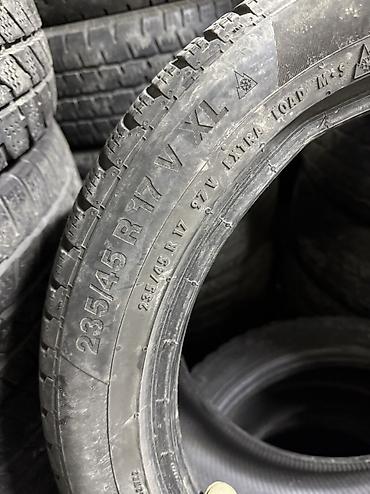 зимные шыны: Зимние шины Характеристики: - Размер: 235/45 R17 - Индекс скорости — 3