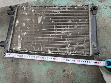 Радиаторы: Радиатор охлаждения двигателя Volkswagen Polo 2, 1985г.в. Оригинал — 4
