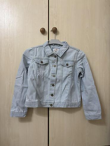 Джинсовая куртка De Facto для девочки на 9-10 лет на рост 134-140 at lalafo.kg Джинсовая куртка De Facto для девочки на 9-10 лет на рост 134-140