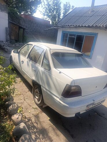 некся машина: Daewoo Nexia: 1995 г., 1.5 л, Механика, Бензин, Седан