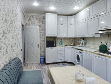 Həyət evləri və villaların satışı: 8-ci kilometr 7 otaqlı, 220 kv. m, Yeni təmirli — 19