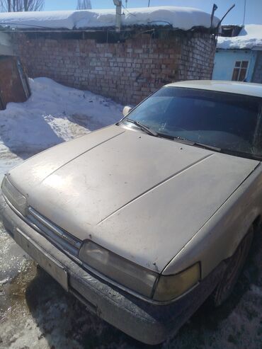 Mazda: Mazda 626: 1988 г., 2 л, Механика, Бензин