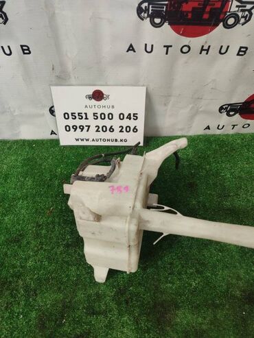 Другие автозапчасти: Бачок омывателя Toyota Celsior UCF31 3UZ-FE 2005 (б/у)