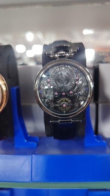 bovet: BOVET 1822 üslubunda dekorativ qol saatı. Saat qızılı rəngli dairəvi — 5
