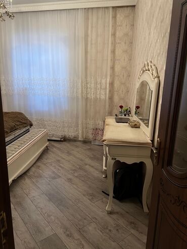 Həyət evləri və villaların satışı: Xırdalan dairəsi çox gözəl yerde yerlesir 2evdi küçələri ayridi 2ailə — 37