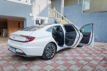 Hyundai: Hyundai Sonata: 2 l | 2022 il Sedan — 16