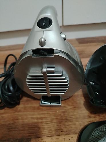 Ručni usisivači: Ručni električni usisivač – Candy Star (mrežni, sa dodacima) Opis: - — 13