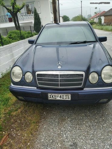 Transport: Mercedes-Benz E 220: 2 l | 2000 year