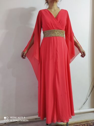 теплое нарядное платье: Продаю платье турецкое вечернее, подходит на 50 и 52 размер, шикарное