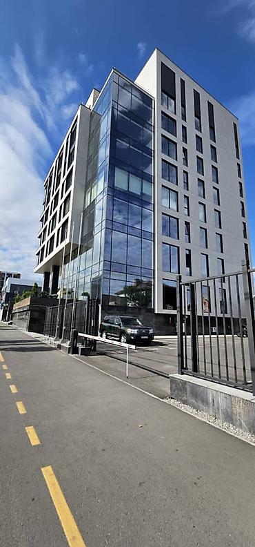 доброй плаза: Аренда офисов, 70 м², В бизнес центре, С видом на горы, 1 линия — 1