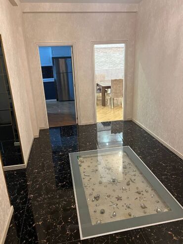 Uzunmüddətli kirayə mənzillər: Mənzil kirayə verilir. Qarayev metrosu. 3 otaq, 143 kv, 17.10 mərtəbə — 9